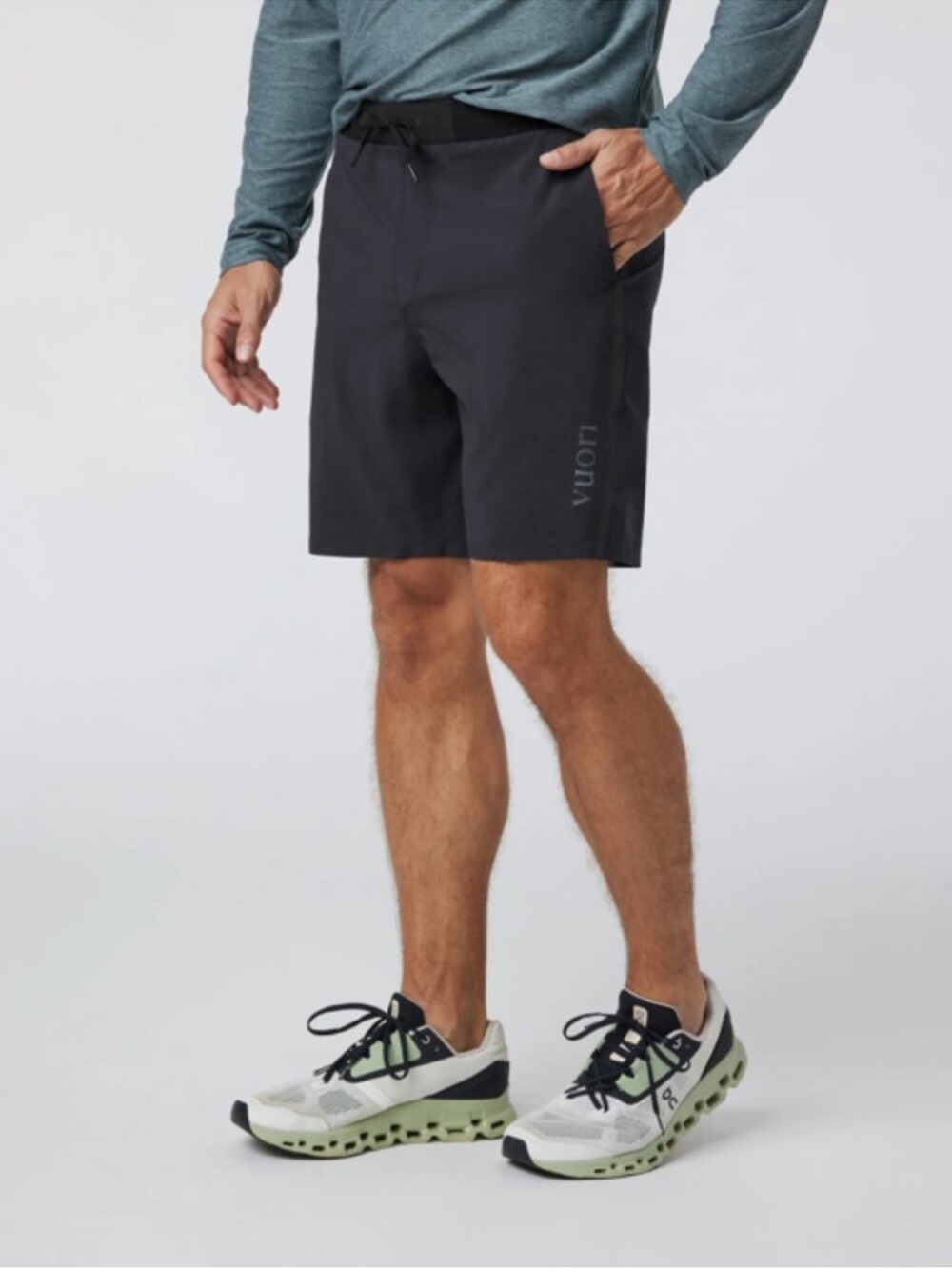 NWT Vuori Men’s Domain Performance Short size small in Black 6” inseam